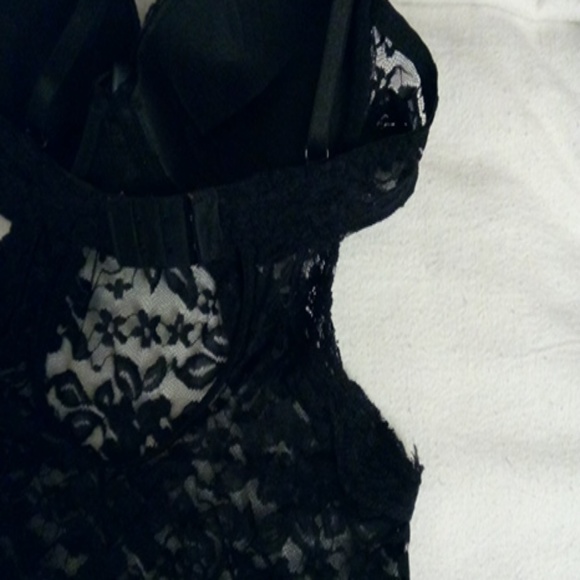 Lingerie - Picture 5 of 6